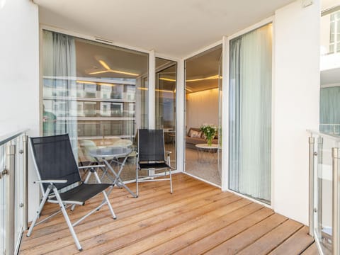 Apartament z widokiem na morze z aneksem kuchennym i basenem Ultra MARINE Apartment in West Pomeranian Voivodeship, Poland