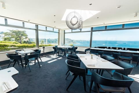 Restaurant/places to eat, Sea view