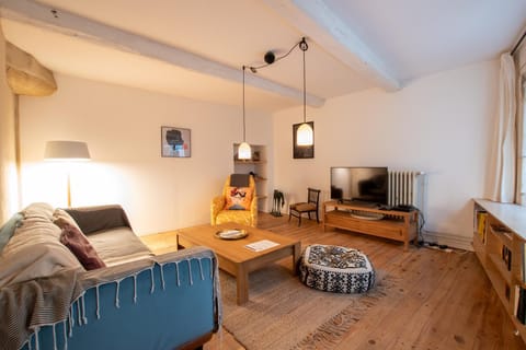 Bateliers - Charme et Terrasse House in Arles