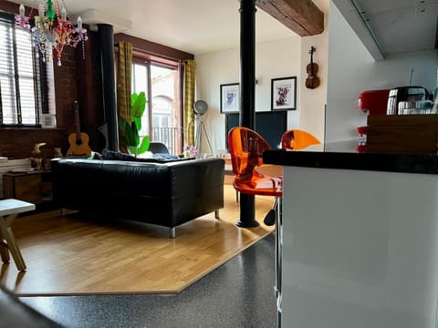 2 Bed Duplex Penthouse Apartment by Mathew Street Sleeps 6 Apartment in Liverpool