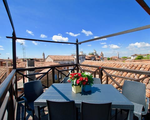 Patio, Patio, Balcony/Terrace, City view, Street view