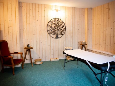 Massage, Spa and wellness centre/facilities
