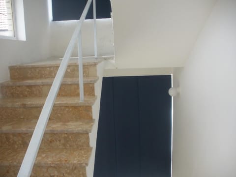 Location, children, Family