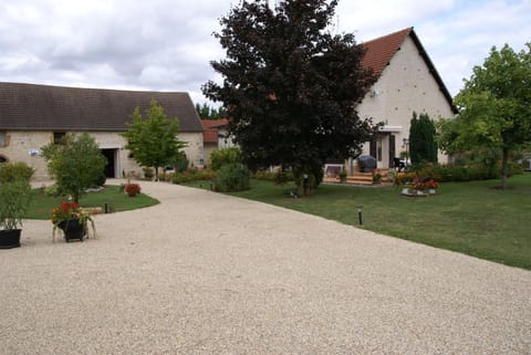 Property building, Facade/entrance, Garden view