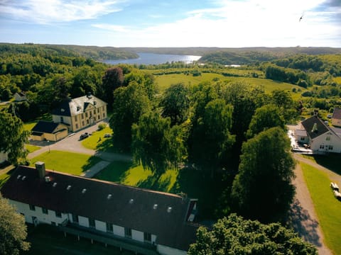 Property building, Restaurant/places to eat, Day, Natural landscape, Bird's eye view, Landmark view, Inner courtyard view