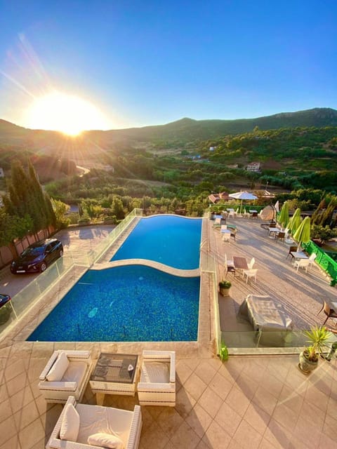 Property building, Pool view