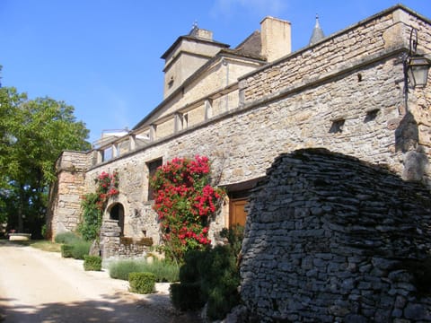 Facade/entrance, Internal: Not applicable to any particular room
