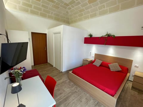 Bed, TV and multimedia, View (from property/room), Balcony/Terrace, Photo of the whole room, Bedroom, internet, wardrobe, air conditioner