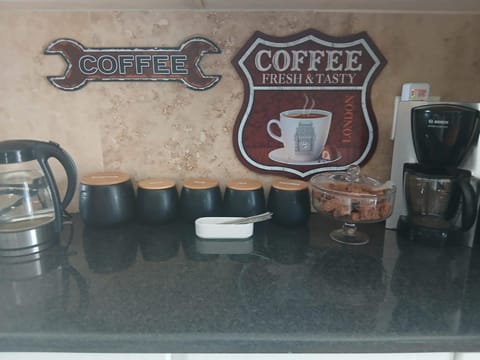 Coffee/tea facilities, Kitchen or kitchenette