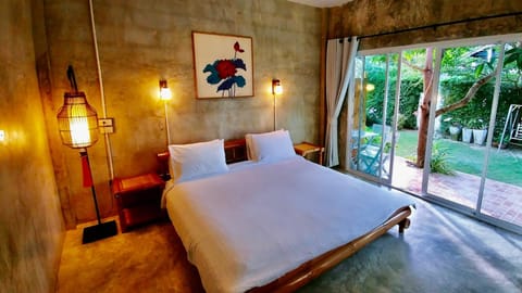 Bed, Garden, Photo of the whole room, Bedroom, Garden view