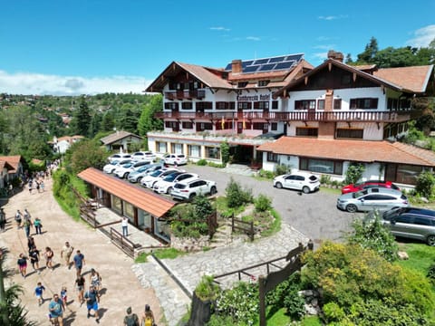 Property building, Natural landscape, Street view, Location