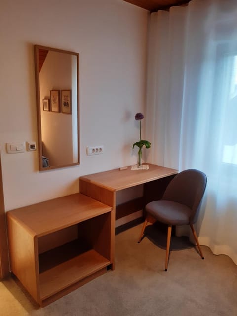 Living room, Decorative detail, Seating area