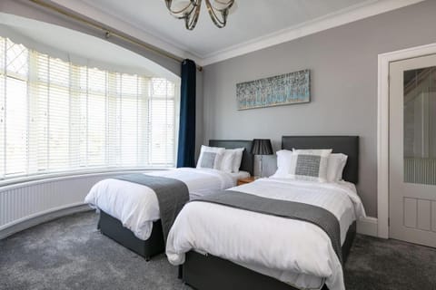 Rest & Recharge - Koi House House in Manchester