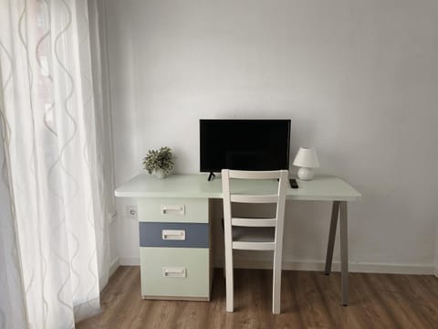 TV and multimedia, hair dresser