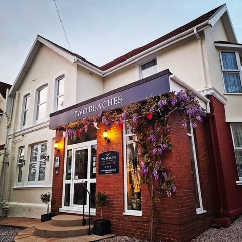 Two Beaches Bed and Breakfast in Paignton