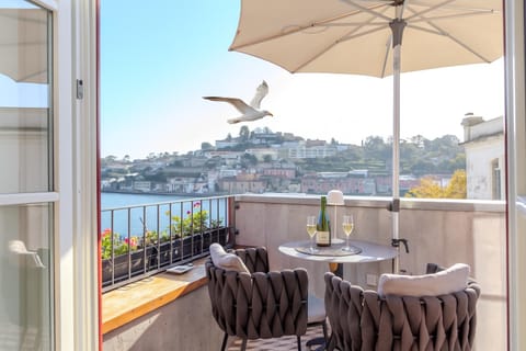 Balcony/Terrace, River view