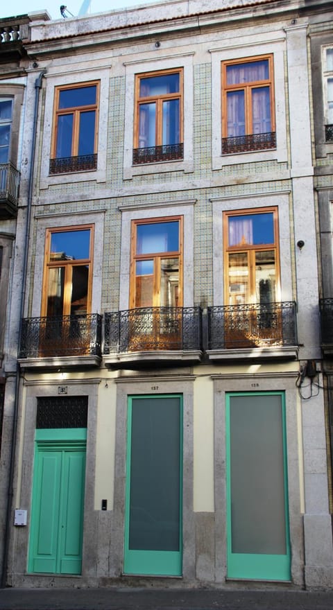 Property building, Facade/entrance, Day