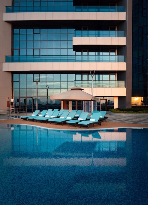 Swimming pool, Swimming pool