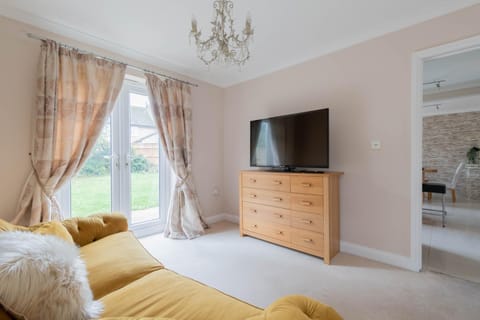 Thorn House a beautiful large house in Witney House in West Oxfordshire District