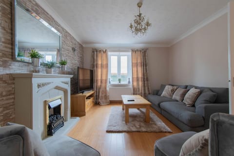 Thorn House a beautiful large house in Witney House in West Oxfordshire District