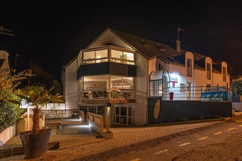 Property building, Night