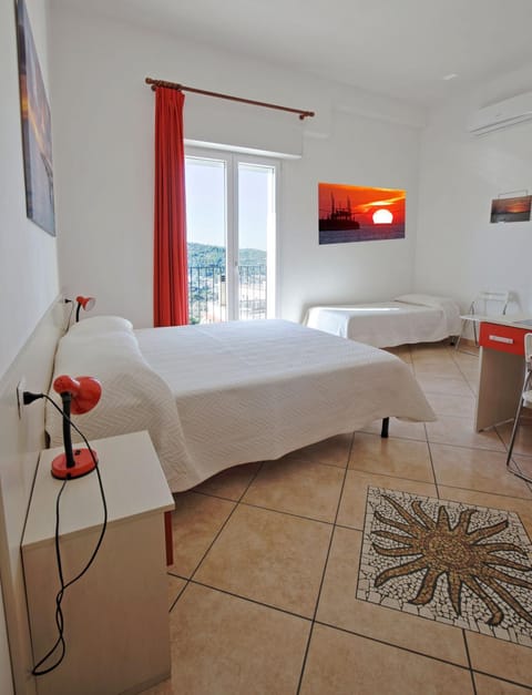 Photo of the whole room, Internal: Not applicable to any particular room