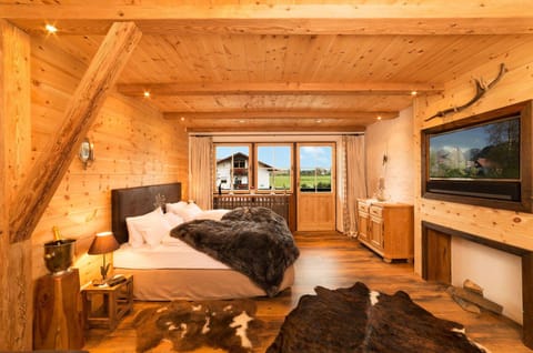 Communal lounge/ TV room, Bed, Photo of the whole room, Bedroom