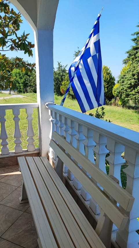 Property building, Balcony/Terrace, Balcony/Terrace