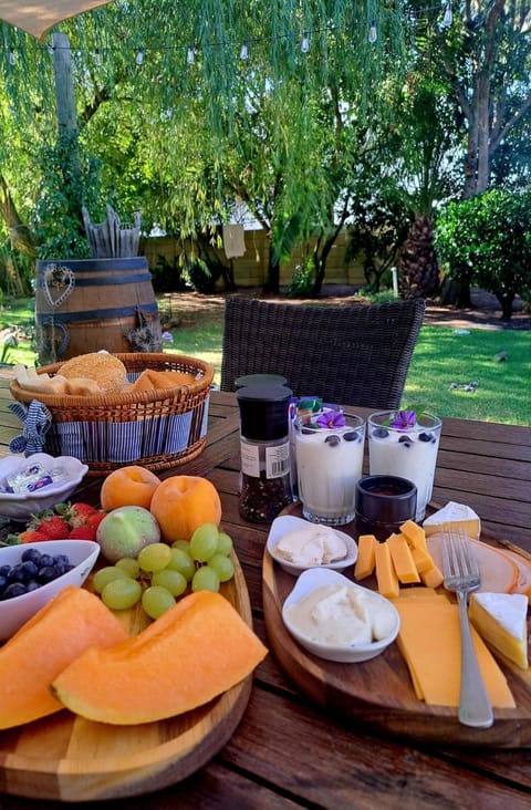 B&B Sauvignon Country Lodge Bed and Breakfast in Western Cape