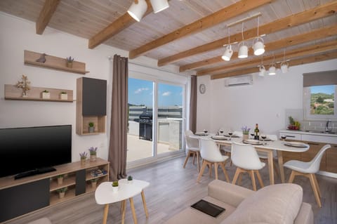 b&m villas Villa in Crete