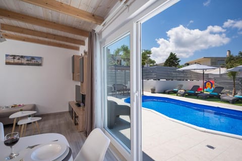 b&m villas Villa in Crete