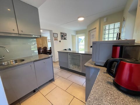 Coffee/tea facilities, dishwasher, pet friendly, kitchen