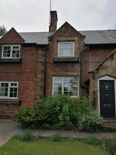 Featherbed Cottage Bed and Breakfast in Coventry