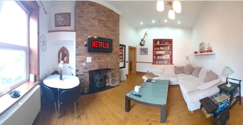 TV and multimedia, Living room, fireplace