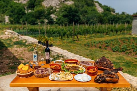 Food and drinks, Continental breakfast