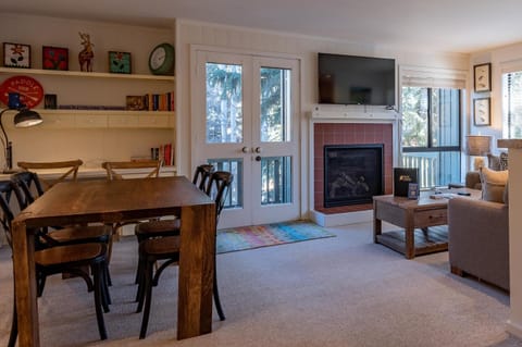 Cottonwood Condo 1453 House in Ketchum