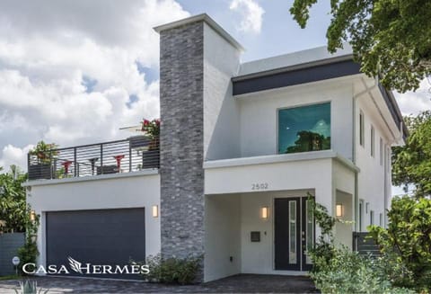 CASA HERMÈS Wilton Manor - Gay Guesthouse Bed and Breakfast in Wilton Manors