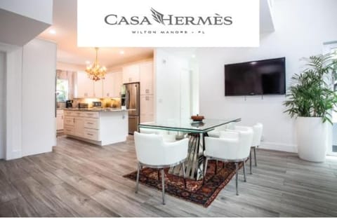 CASA HERMÈS Wilton Manor - Gay Guesthouse Bed and Breakfast in Wilton Manors