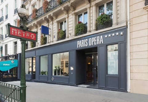 Restaurant/places to eat, Facade/entrance, Balcony/Terrace, Lobby or reception, Lounge or bar