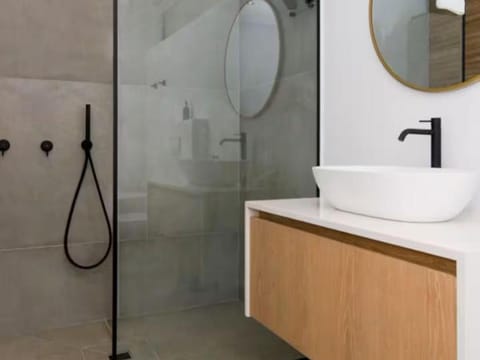 Central Beach Villas Bed and Breakfast in Camps Bay