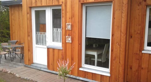 Facade/entrance, View (from property/room)