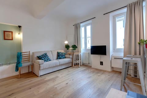 Living room, Bedroom
