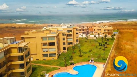 Property building, Day, Natural landscape, Bird's eye view, Beach, Pool view, Sea view, Swimming pool