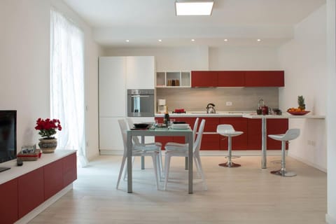 Kitchen or kitchenette, Dining area, pet friendly, stove