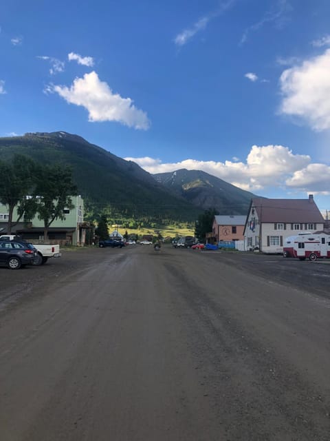 Property building, Facade/entrance, City view, Mountain view, Street view