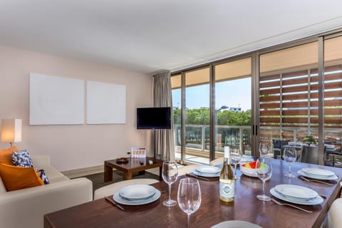Living room, Dining area