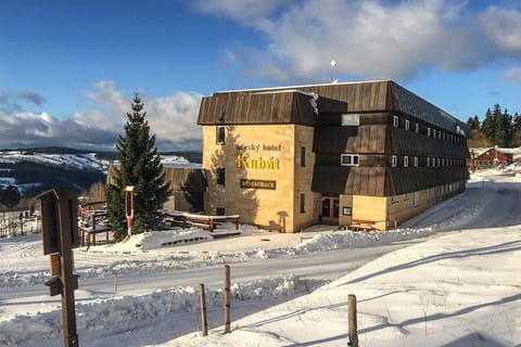 Property building, Day, Natural landscape, Winter, Mountain view