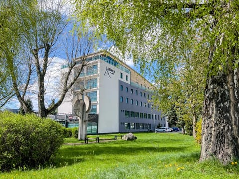Property building, Spring, Day, Natural landscape, Garden, Garden view
