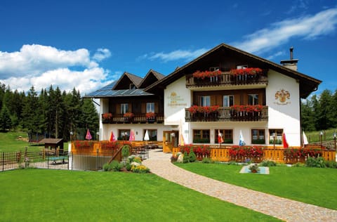 Property building, Garden