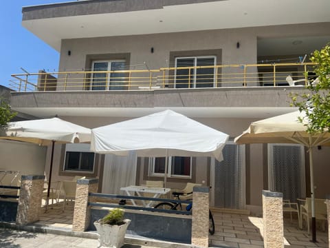 Villa Fatos - beach apartment Apartment in Vlorë